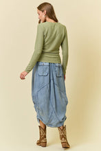 Load image into Gallery viewer, DENIM SIDE TUCK DETAIL MIDI SHIRT - 6557S-2

