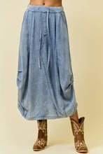 Load image into Gallery viewer, DENIM SIDE TUCK DETAIL MIDI SHIRT - 6557S-2
